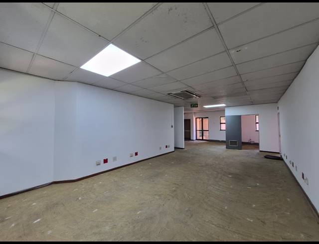 549M² OFFICE TO LET IN SUNNINGHILL